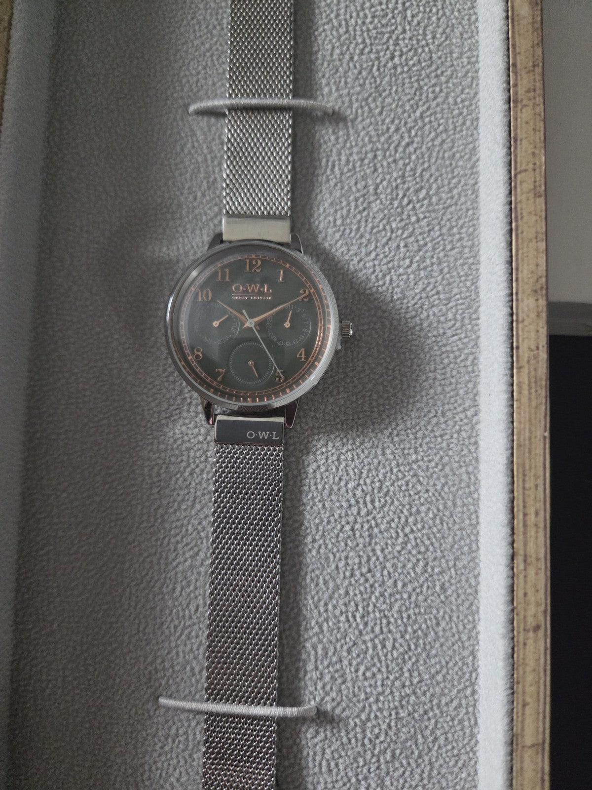 OWL Great Britain Helmsley Ladies Watch Silver Mesh Grey Multi Dial H8MSG New