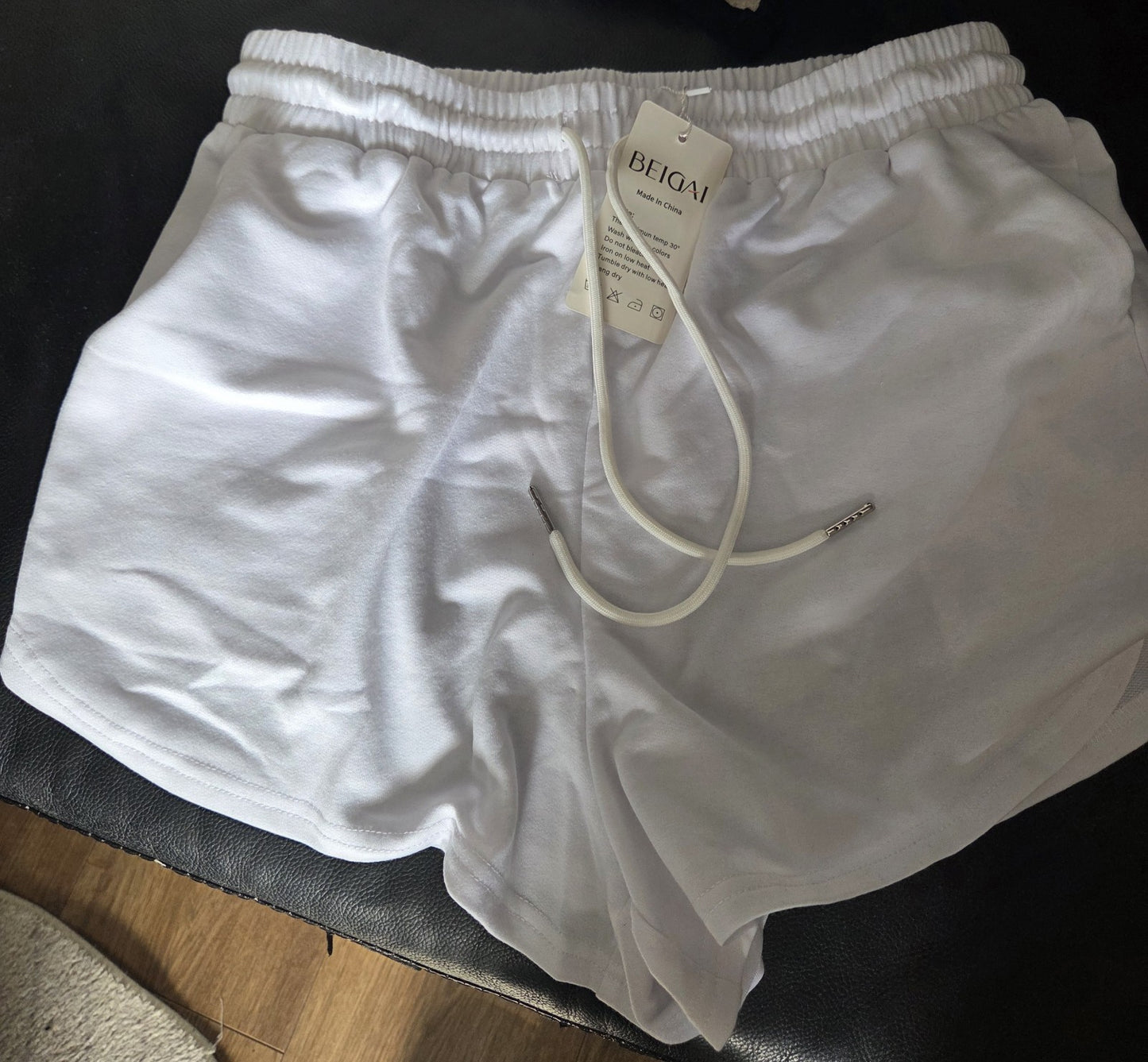 BNWT BEIGAI Women’s 100% Pure Cotton White Sweat Shorts